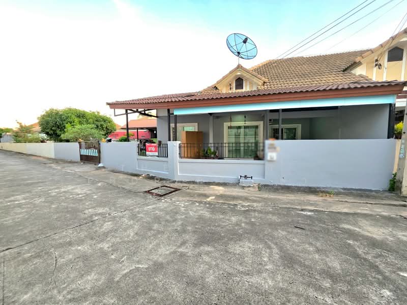 เซนสิริ ทาวน์ 1 สุขุมวิท - แยกเจ, Chon Buri (Pattaya), Thung Suk La, Si Racha, Chon Buri (Pattaya), 3 Bedrooms, 150 sqm, Townhouse For Sale, by The Best Property วา, 500432557 - DDproperty.com