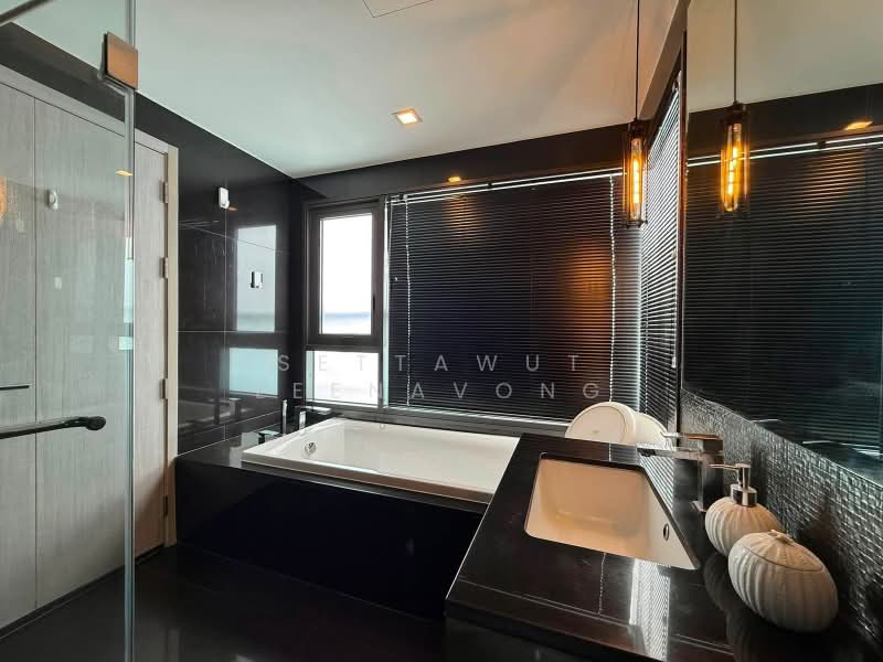 Rhythm Sukhumvit 36-38, Bangkok, 55 Soi Sukhumvit 36, Sukhumvit Road, Phra Kanong, Khlong Toei, Bangkok, 2 Bedrooms, 88 sqm, Condo For Sale, by Settawut Leenavong, 500432583 - DDproperty.com
