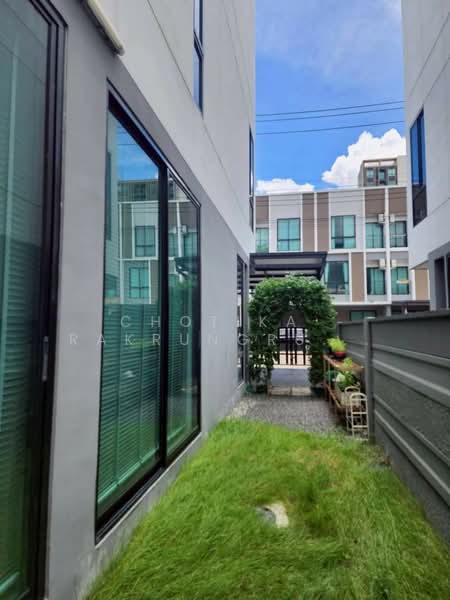 ทาวน์เฮ้าส์ 3-ห้องนอน, กรุงเทพ, สนามบิน, ดอนเมือง, กรุงเทพ, 218 ตร.ม., ทาวน์เฮ้าส์ ขาย, โดย Chotika Rakrungrueang, 500432601 - DDproperty.com