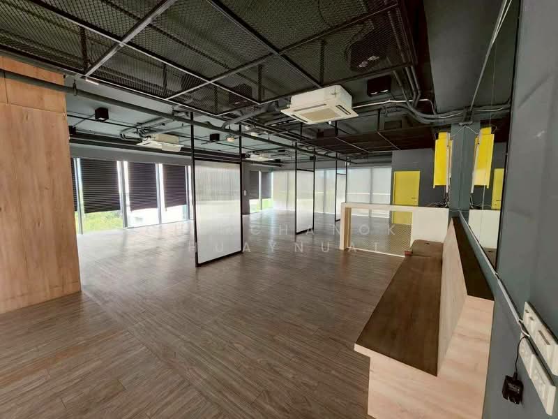 ให้เช่าอาคารสำนักงาน รัชดาลาดพร้าวพื้นที่ใช้สอย 2,000 ตารางเมตรที่จอดรถกว่า 400 คัน ค่าเช่า 800,000, Bangkok, Chatuchak, Chatuchak, Bangkok, , 2,000 sqm, Office Space For Rent, by Chekchanok Chuaynual, 500432741 - DDproperty.com