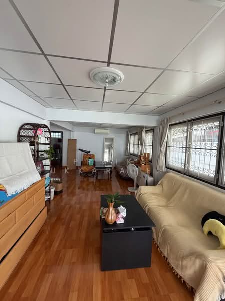 4-BR House, Bangkok, Lat Phrao, Bangkok, 4 Bedrooms, 220 sqm, Single Detached House For Sale, by Pemika Aukkaraleekul, 500432793 - DDproperty.com