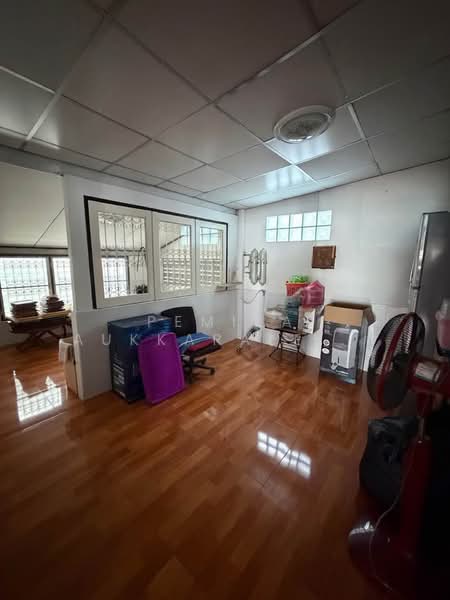 4-BR House, Bangkok, Lat Phrao, Bangkok, 4 Bedrooms, 220 sqm, Single Detached House For Sale, by Pemika Aukkaraleekul, 500432793 - DDproperty.com