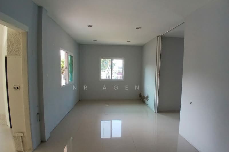 Sirin House Rattanathibet : สิรีนเฮ้าส์ รัตนาธิเบศร์, นนทบุรี, ซอยหมู่บ้านสิรีนเฮ้าส์, ไทรม้า, เมืองนนทบุรี, นนทบุรี, 137 ตร.ม., บ้านแฝด ขาย, โดย NR AGENT, 500432829 - DDproperty.com
