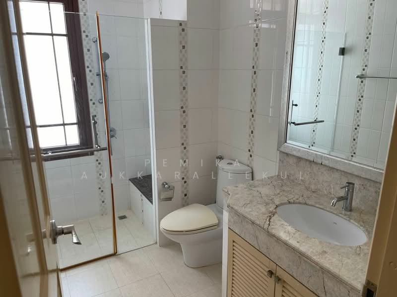 Baan Sansiri Sukhumvit 67, Bangkok, 32 Soi Sukhumvit 67, Phra Kanong Nua, Watthana, Bangkok, 4 Bedrooms, 400 sqm, Single Detached House For Sale, by Pemika Aukkaraleekul, 500432835 - DDproperty.com