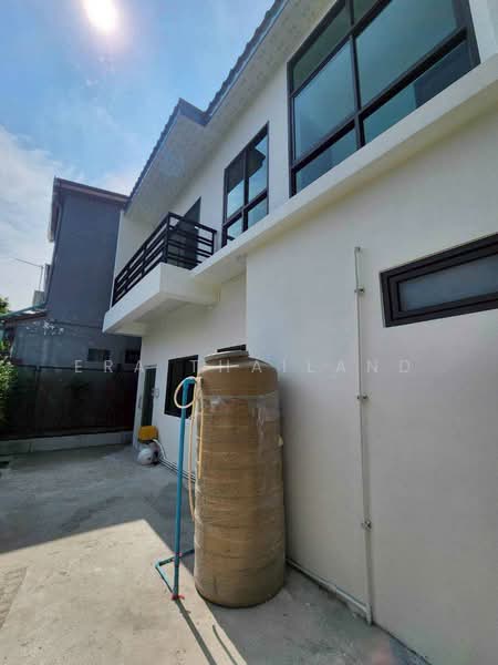 ขาย ทาวน์โฮม / โฮมออฟฟิศหลังใหญ่ สุขุมวิท 93 (ซอยพึ่งมี 29) บ้านใหม่ เนื้อที่กว้างพิเศษ 53 ตร.ว, กรุงเทพ, บางจาก, พระโขนง, กรุงเทพ, 180 ตร.ม., สำนักงาน ขาย, โดย ERA Thailand, 500432840 - DDproperty.com