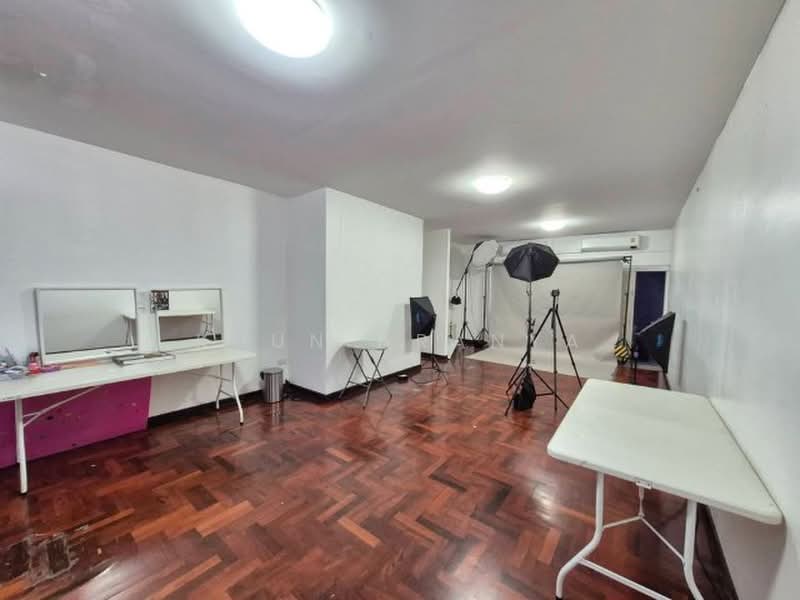 Sriwara Town in Town, Bangkok, Sriwara Road, Phlapphla, Wang Thonglang, Bangkok, 3 Bedrooms, 180 sqm, Townhouse For Rent, by Khun Aranya, 500432944 - DDproperty.com