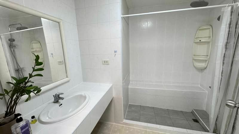 Tai Ping Towers, Bangkok, 582 Soi Sukhumvit 63, Khlong Tan Nua, Watthana, Bangkok, 2 Bedrooms, 102 sqm, Condo For Rent, by Narinthira Roengrit, 500433048 - DDproperty.com