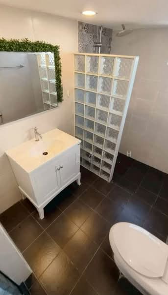 Beverly Tower, Bangkok, 52 Soi Chai Yot, Khlongtoei Nua, Watthana, Bangkok, 2 Bedrooms, 80 sqm, Condo For Sale, by Preeyapohn Jatuchai, 500433066 - DDproperty.com
