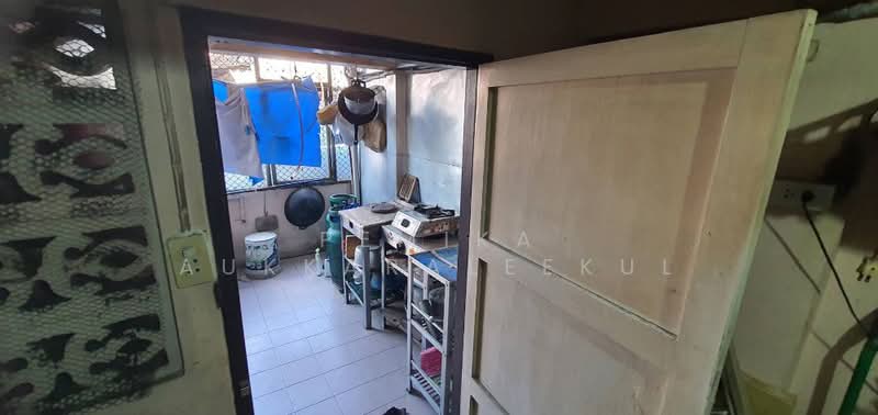4-BR Townhouse, Bangkok, Huai Khwang, Bangkok, 4 Bedrooms, 180 sqm, Townhouse For Sale, by Pemika Aukkaraleekul, 500433157 - DDproperty.com
