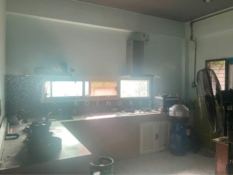 3-BR House, Bangkok, Khlong Chan, Bang Kapi, Bangkok, 3 Bedrooms, 150 sqm, Single Detached House For Sale, by Narinthira Roengrit, 500433174 - DDproperty.com