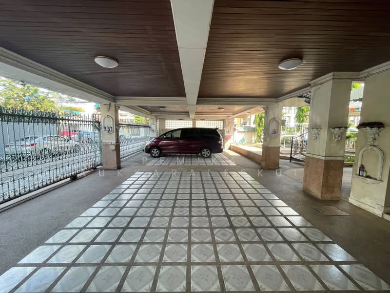 4-BR House, Bangkok, Samsen Nok, Huai Khwang, Bangkok, 4 Bedrooms, 512 sqm, Single Detached House For Sale, by Pemika Aukkaraleekul, 500433231 - DDproperty.com