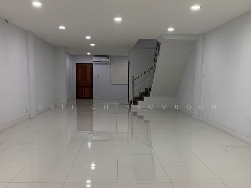 ทาวน์เฮ้าส์ 4-ห้องนอน, กรุงเทพ, สวนหลวง, กรุงเทพ, 270 ตร.ม., ทาวน์เฮ้าส์ ให้เช่า, โดย Tarit Chinsomboon, 500433242 - DDproperty.com