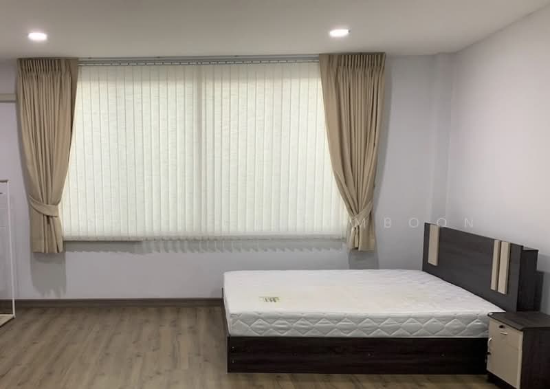 ทาวน์เฮ้าส์ 4-ห้องนอน, กรุงเทพ, สวนหลวง, กรุงเทพ, 270 ตร.ม., ทาวน์เฮ้าส์ ให้เช่า, โดย Tarit Chinsomboon, 500433242 - DDproperty.com
