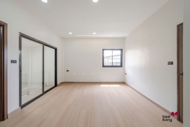 หมู่บ้านรุ่งเจริญ, กรุงเทพ, สะพานสอง, วังทองหลาง, กรุงเทพ, 200 ตร.ม., ทาวน์เฮ้าส์ ขาย, โดย Admin, 500433295 - DDproperty.com