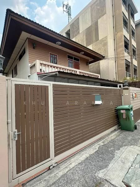 Single house for rent in Soi Sunchai, near RCA. 3 bedrooms, 3 bathrooms, air conditioning, fully fur, Bangkok, ซอยศูนย์วิจัย, Bang Kapi, Huai Khwang, Bangkok, 3 Bedrooms, 150 sqm, Single Detached House For Rent, by Khun Aranya, 500433468 - DDproperty.com