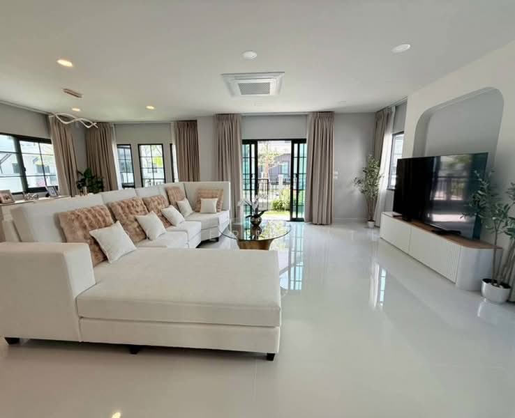 Centro Bangna, Samut Prakan, 111 Soi 3, Bang Kaeo, Bang Plee, Samut Prakan, 3 Bedrooms, 280 sqm, Single Detached House For Rent, by DifferEstate, 500433548 - DDproperty.com