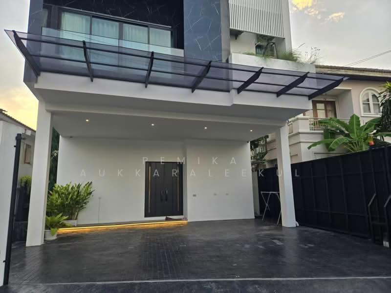 วิลล่า 4-ห้องนอน, กรุงเทพ, พระโขนงเหนือ, วัฒนา, กรุงเทพ, 550 ตร.ม., วิลล่า ขาย, โดย Pemika Aukkaraleekul, 500433560 - DDproperty.com