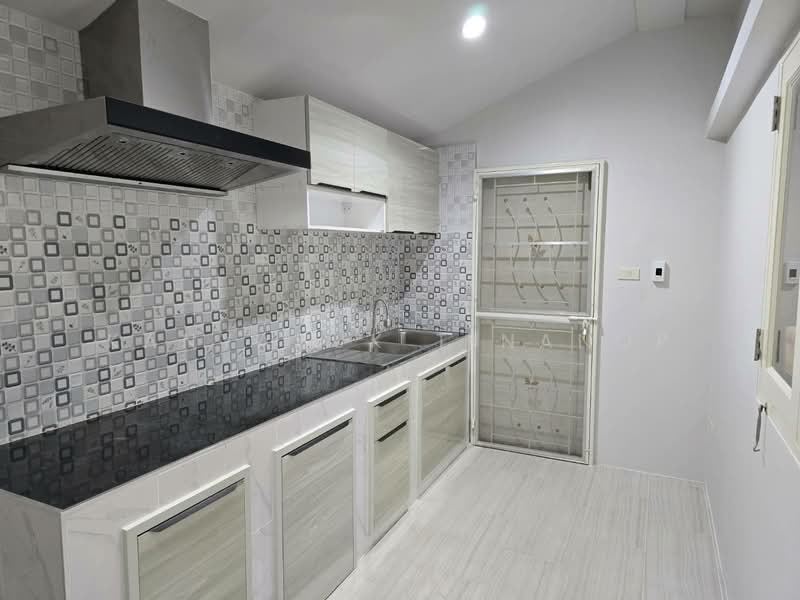 Royal Park Ville Suwinthawong, Bangkok, Suwinthawong Road, Lam Phak Chi, Nong Chok, Bangkok, 4 Bedrooms, 210 sqm, Single Detached House For Sale, by Kanyapuk Tinanop, 500433680 - DDproperty.com