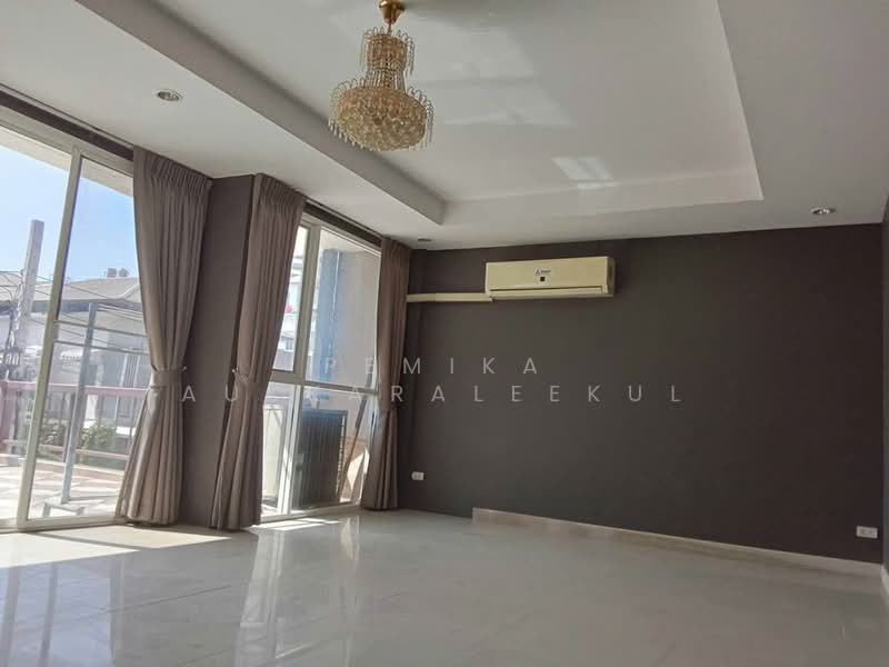undefined, Bangkok, Phlapphla, Wang Thonglang, Bangkok, 6 Bedrooms, 365 sqm, Single Detached House For Sale, by Pemika Aukkaraleekul, 500433702 - DDproperty.com