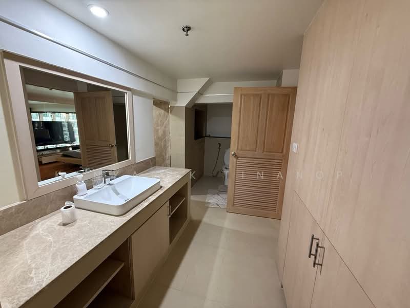 The Emporio Place, Bangkok, 93 Soi Sukhumvit 24, Sukhumvit Road, Khong Tan, Khlong Toei, Bangkok, 2 Bedrooms, 145 sqm, Condo For Rent, by Kanyapuk Tinanop, 500433748 - DDproperty.com