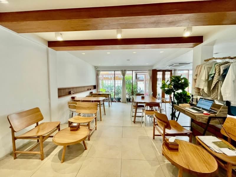 2-BR House, Bangkok, Khlong Tan Nua, Watthana, Bangkok, 2 Bedrooms, 136 sqm, Single Detached House For Rent, by Chatuphon Mochida, 500433800 - DDproperty.com