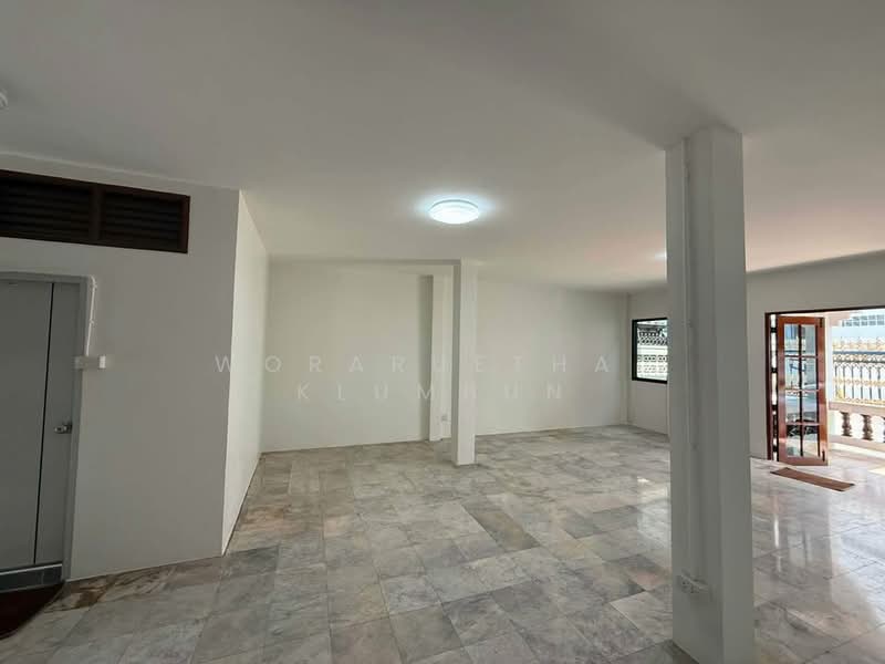 3-BR House, Bangkok, Bangkhuntien, Chom Thong, Bangkok, 3 Bedrooms, 204 sqm, Single Detached House For Sale, by Woraruethai Klumbun, 500433883 - DDproperty.com