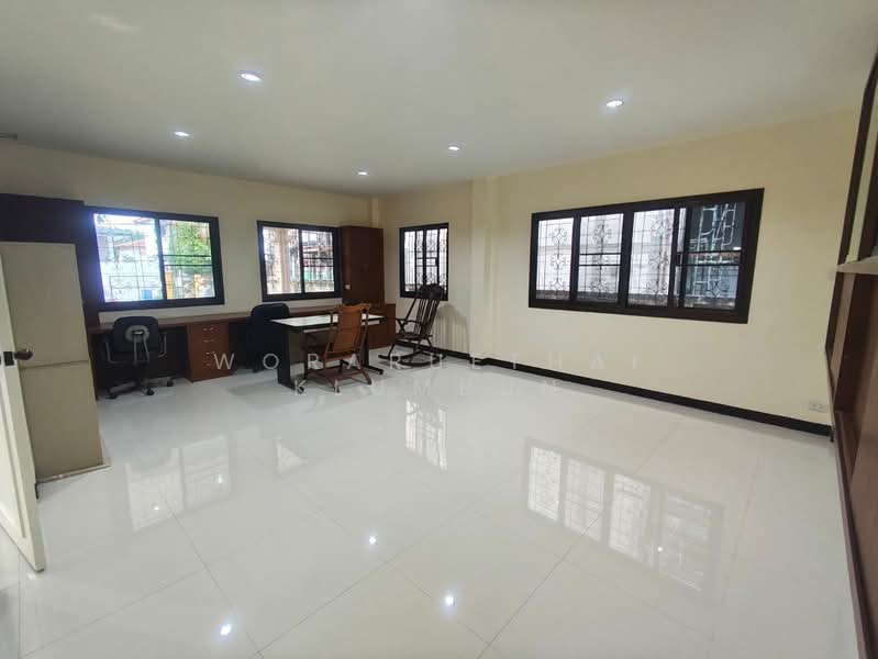บ้าน 7-ห้องนอน, กรุงเทพ, คันนายาว, กรุงเทพ, 500 ตร.ม., บ้านเดี่ยว ให้เช่า, โดย Woraruethai Klumbun, 500433905 - DDproperty.com