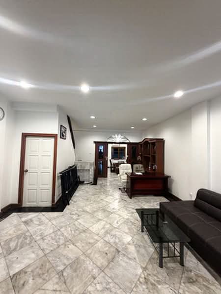 Townhome Borommaratchachonnani Soi 4, Bangkok, บรมราชชนนี, Bang Bamru, Bang Phlat, Bangkok, 4 Bedrooms, 200 sqm, Townhouse For Rent, by นัฐพงค์ มณีอัครเนตร, 500433996 - DDproperty.com