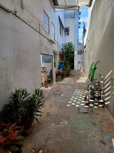 2-BR Townhouse, Bangkok, Rong Muang, Pathum Wan, Bangkok, 2 Bedrooms, 536 sqm, Townhouse For Sale, by Nicha Na Lampang, 500434070 - DDproperty.com