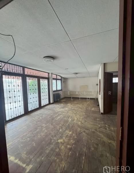 For Rent 5 Bedroom Detached House near BTS Phra Khanong, Watthana Bangkok HRE01106, กรุงเทพ, พระโขนงเหนือ, วัฒนา, กรุงเทพ, 200 ตร.ม., บ้านเดี่ยว ให้เช่า, โดย Hero Realtor Co., Ltd., 500434081 - DDproperty.com
