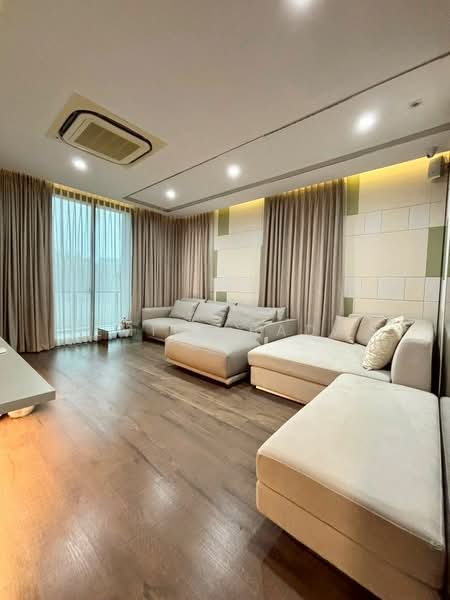 Baan Klang Muang Classe Ekkamai-Ramintra, Bangkok, Sukhonthasawat Road, Lat Phrao, Bangkok, 4 Bedrooms, 346 sqm, Single Detached House For Sale, by Emily Bada, 500434146 - DDproperty.com