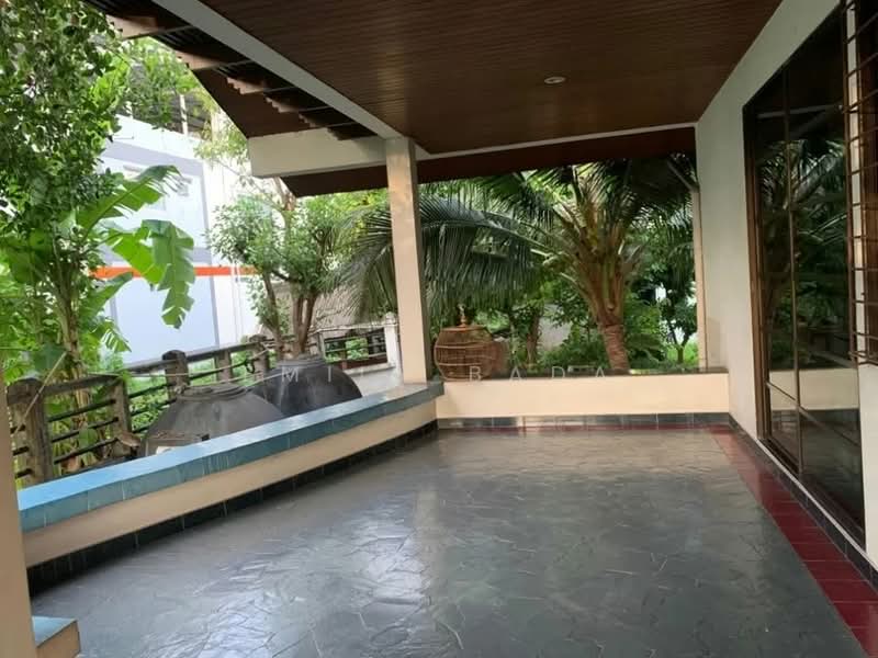 7-BR House, Bangkok, Bangkhuntien, Chom Thong, Bangkok, 7 Bedrooms, 734 sqm, Single Detached House For Sale, by Emily Bada, 500434150 - DDproperty.com