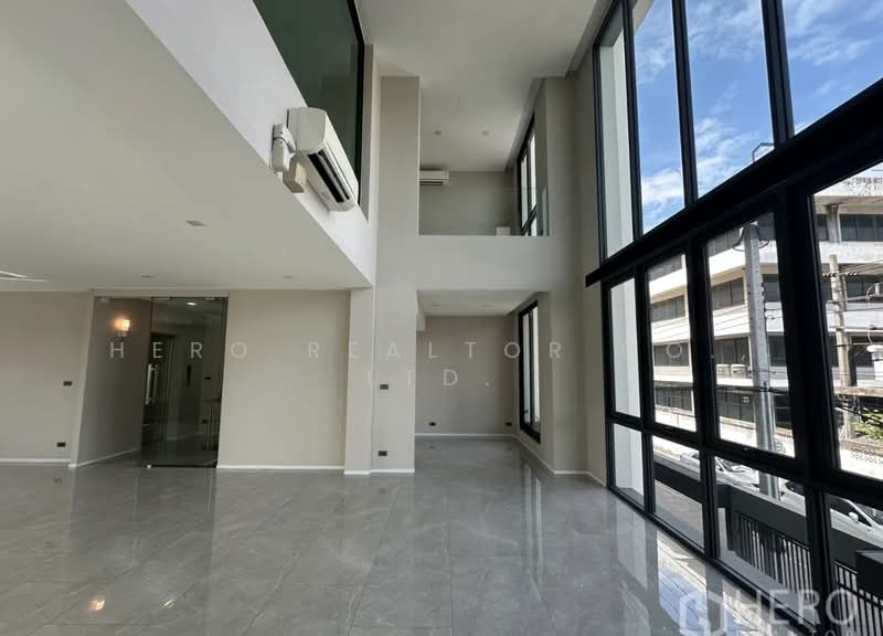 For Rent Home Office 400 sqm near MRT Si Nut, Suan Luang Bangkok HRE01117, Bangkok, Suan Luang, Bangkok, , 400 sqm, Office Space For Rent, by Hero Realtor Co., Ltd., 500434153 - DDproperty.com