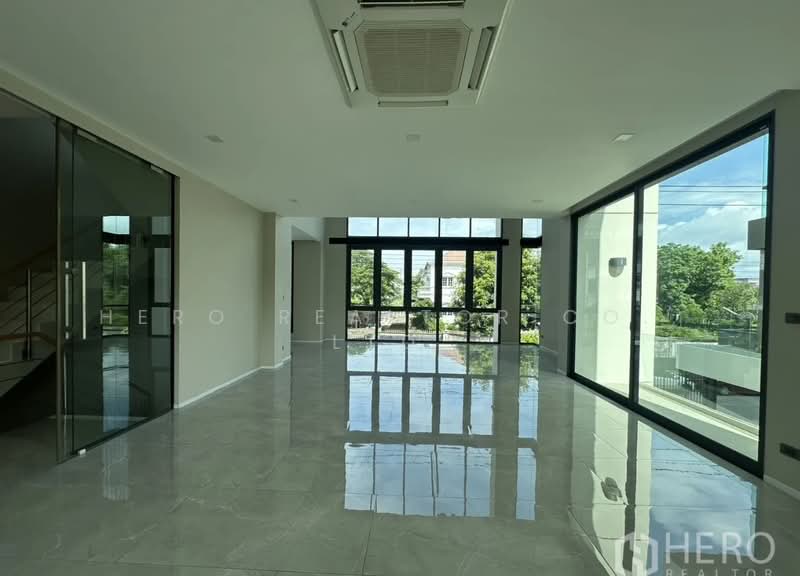 For Rent Home Office 400 sqm near MRT Si Nut, Suan Luang Bangkok HRE01117, กรุงเทพ, สวนหลวง, กรุงเทพ, 400 ตร.ม., สำนักงาน ให้เช่า, โดย Hero Realtor Co., Ltd., 500434153 - DDproperty.com
