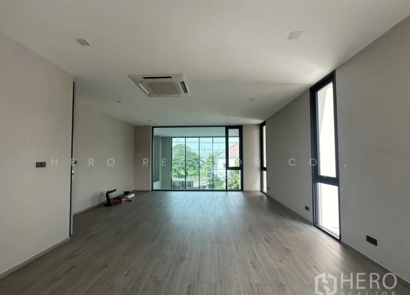 For Rent Home Office 400 sqm near MRT Si Nut, Suan Luang Bangkok HRE01117, Bangkok, Suan Luang, Bangkok, , 400 sqm, Office Space For Rent, by Hero Realtor Co., Ltd., 500434153 - DDproperty.com
