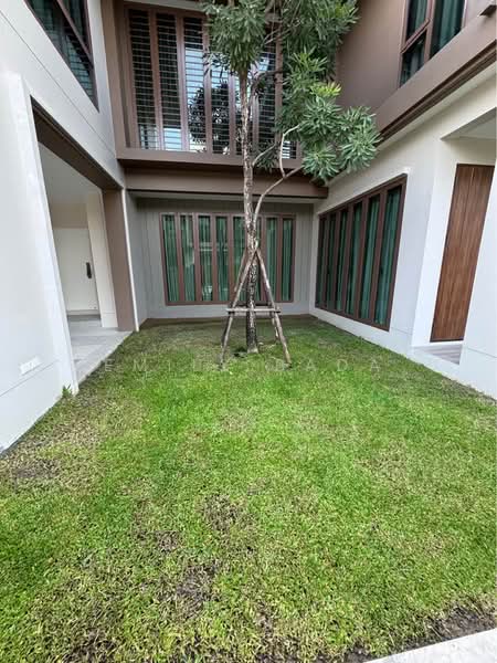 Burasiri Krungthep Kreetha, Bangkok, 95 Soi Pracha Ruam Chai, Hua Mak, Bang Kapi, Bangkok, 4 Bedrooms, 300 sqm, Single Detached House For Rent, by Emily Bada, 500434155 - DDproperty.com