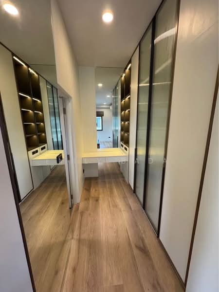 Burasiri Krungthep Kreetha, Bangkok, 95 Soi Pracha Ruam Chai, Hua Mak, Bang Kapi, Bangkok, 4 Bedrooms, 300 sqm, Single Detached House For Rent, by Emily Bada, 500434155 - DDproperty.com