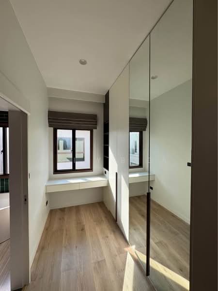 Burasiri Krungthep Kreetha, Bangkok, 95 Soi Pracha Ruam Chai, Hua Mak, Bang Kapi, Bangkok, 4 Bedrooms, 300 sqm, Single Detached House For Rent, by Emily Bada, 500434155 - DDproperty.com