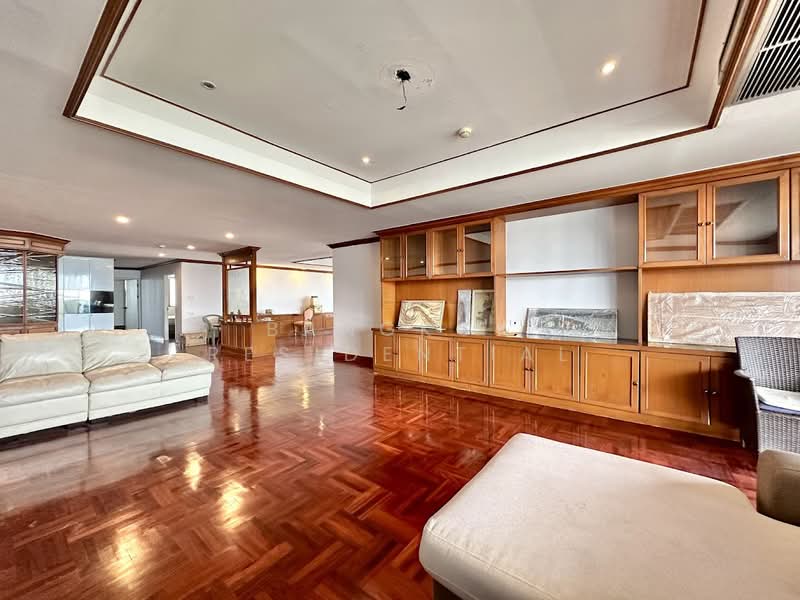 Oriental Towers, Bangkok, 25 Soi Ekkamai 12, Ekkamai Road, Khlong Tan Nua, Watthana, Bangkok, 3 Bedrooms, 315 sqm, Condo For Rent, by Bangkok Residential, 500434229 - DDproperty.com