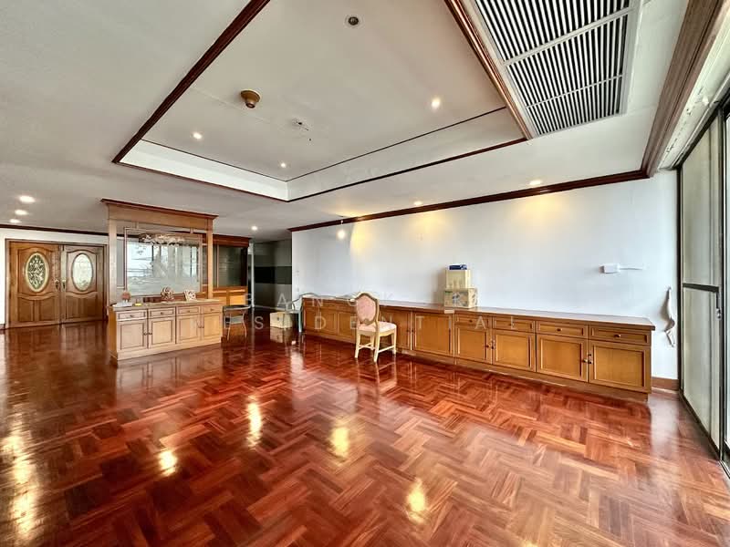 Oriental Towers, Bangkok, 25 Soi Ekkamai 12, Ekkamai Road, Khlong Tan Nua, Watthana, Bangkok, 3 Bedrooms, 315 sqm, Condo For Rent, by Bangkok Residential, 500434229 - DDproperty.com
