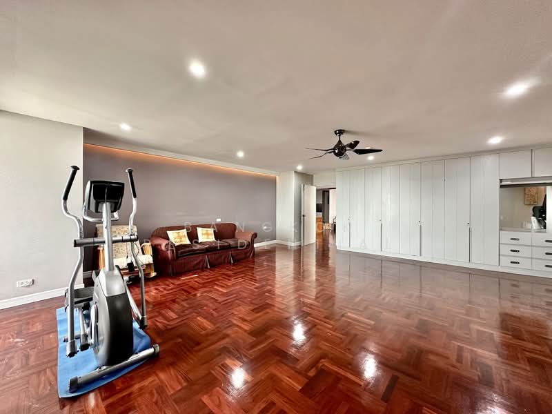 Oriental Towers, Bangkok, 25 Soi Ekkamai 12, Ekkamai Road, Khlong Tan Nua, Watthana, Bangkok, 3 Bedrooms, 315 sqm, Condo For Rent, by Bangkok Residential, 500434229 - DDproperty.com