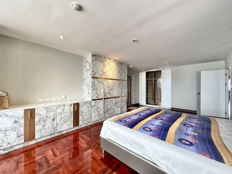 Oriental Towers, Bangkok, 25 Soi Ekkamai 12, Ekkamai Road, Khlong Tan Nua, Watthana, Bangkok, 3 Bedrooms, 315 sqm, Condo For Rent, by Bangkok Residential, 500434229 - DDproperty.com