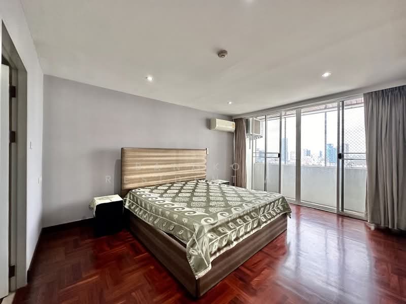 Oriental Towers, Bangkok, 25 Soi Ekkamai 12, Ekkamai Road, Khlong Tan Nua, Watthana, Bangkok, 3 Bedrooms, 315 sqm, Condo For Rent, by Bangkok Residential, 500434229 - DDproperty.com