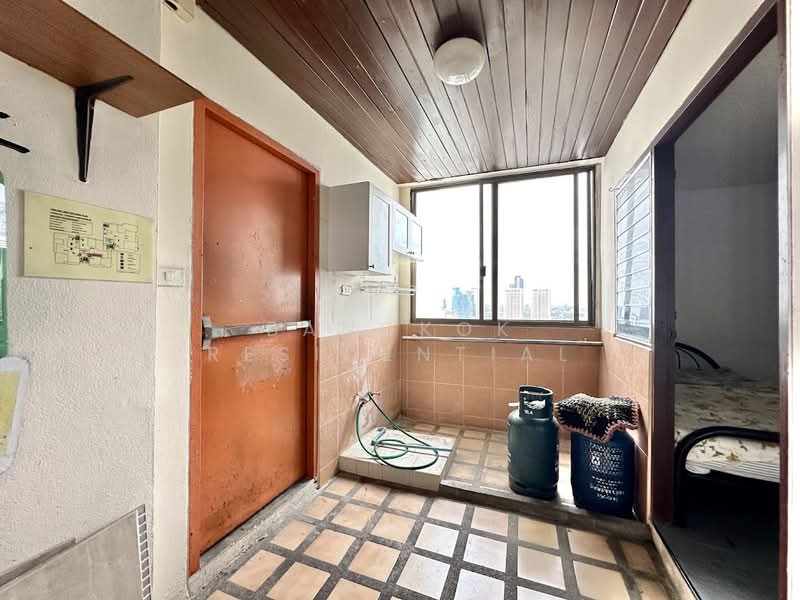 Oriental Towers, Bangkok, 25 Soi Ekkamai 12, Ekkamai Road, Khlong Tan Nua, Watthana, Bangkok, 3 Bedrooms, 315 sqm, Condo For Rent, by Bangkok Residential, 500434229 - DDproperty.com