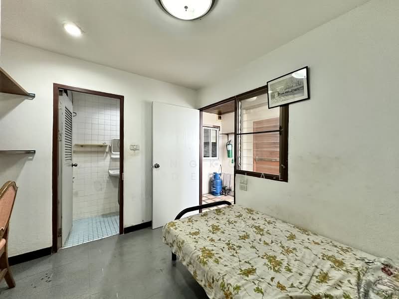 Oriental Towers, Bangkok, 25 Soi Ekkamai 12, Ekkamai Road, Khlong Tan Nua, Watthana, Bangkok, 3 Bedrooms, 315 sqm, Condo For Rent, by Bangkok Residential, 500434229 - DDproperty.com