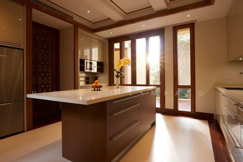 5-BR House, Bangkok, Khlong Tan Nua, Watthana, Bangkok, 5 Bedrooms, 820 sqm, Single Detached House For Sale, by Nicha Na Lampang, 500434247 - DDproperty.com