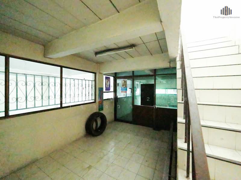 ขายตึกแถว 2 คูหา 72 ตารางวา พร้อมโกดังในตึกขนาดใหญ่ และที่พักคนงาน, Bangkok, Bang Bon, Bangkok, 1 Bedroom, 350 sqm, Townhouse For Sale, by คุณจี, 500434250 - DDproperty.com