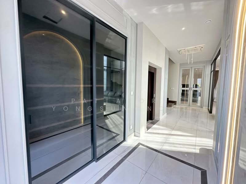 Malton Gates Krungthep Kreetha, Bangkok, Srinakarin-Romklao Road (New Krungthep Kreetha), Saphan Sung, Bangkok, 5 Bedrooms, 554 sqm, Single Detached House For Sale, by Pattaporn Yongsungnone, 500434273 - DDproperty.com