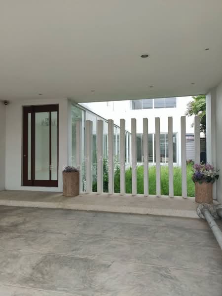 3-BR House, Bangkok, Saphan Sung, Bangkok, 3 Bedrooms, 310 sqm, Single Detached House For Sale, by Chanon Ekongkarn, 500434333 - DDproperty.com