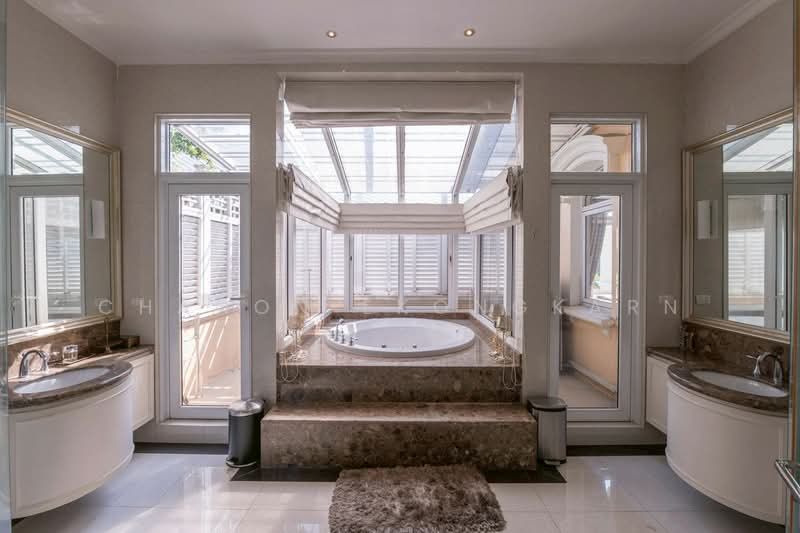 The Royal Residence, Bangkok, Prasert - Manukitch Road, Chorake Bua, Lat Phrao, Bangkok, 5 Bedrooms, 711 sqm, Single Detached House For Sale, by Chanon Ekongkarn, 500434404 - DDproperty.com